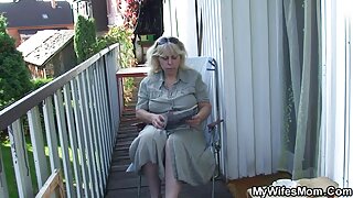 ผู้หญิงผมบลอนด์ใส่แว่นกำลังโดน doublefucked วิดีโอ สี้ กัน - 2022-03-12 16:50:32